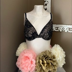 Victoria’s Secret unlined lace bra